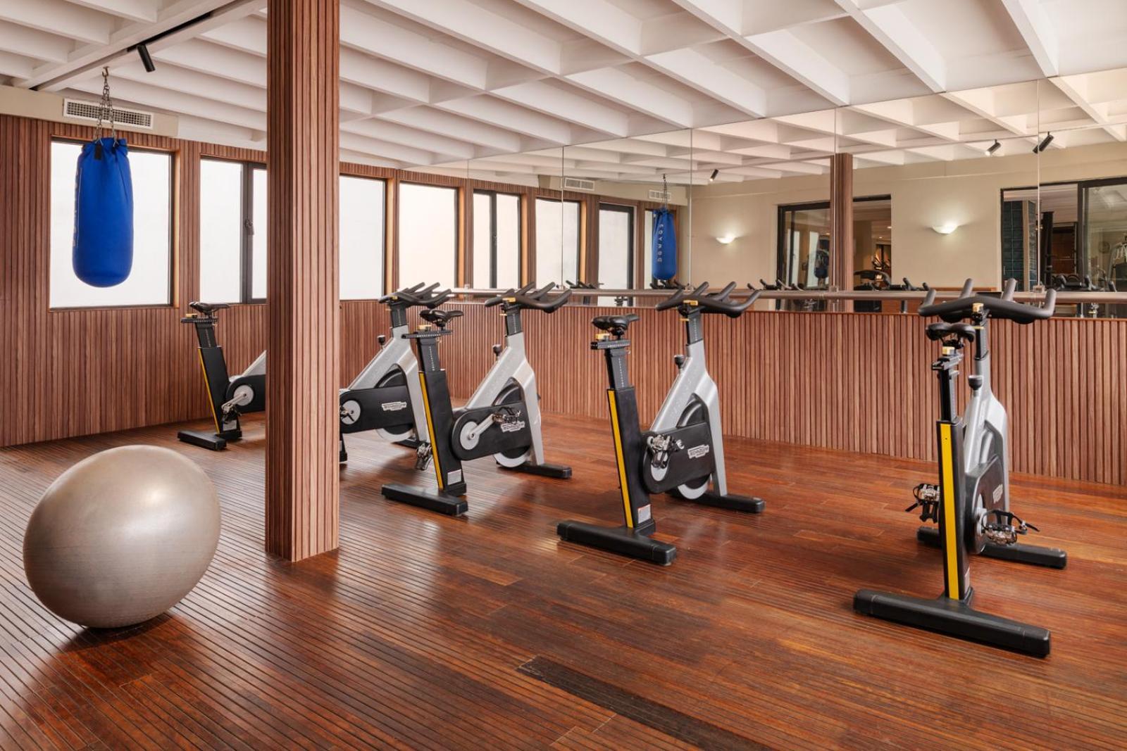 Hivernage Hotel & Spa Marrakesh Bagian luar foto The gym at the hotel
