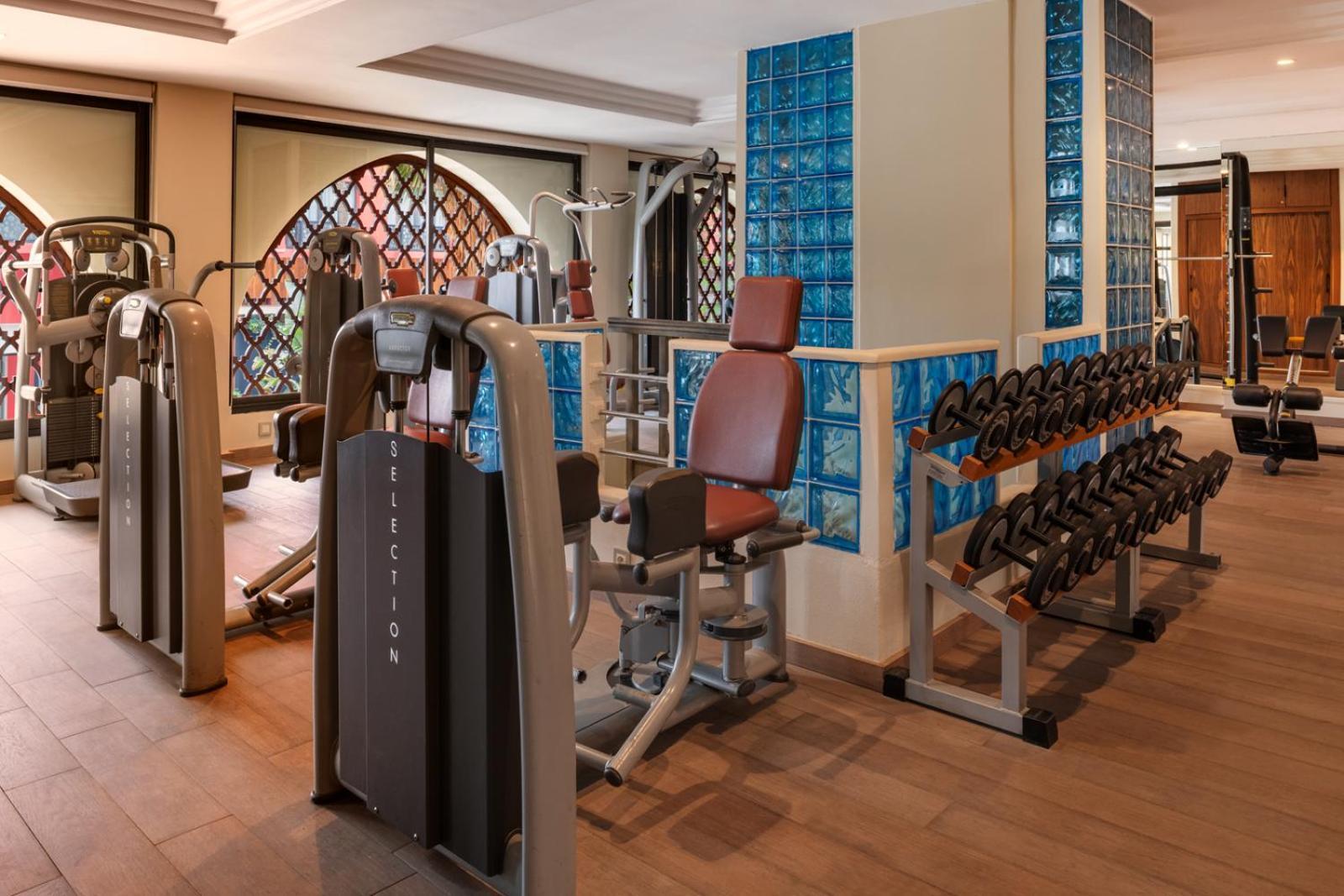 Hivernage Hotel & Spa Marrakesh Bagian luar foto The gym at the hotel