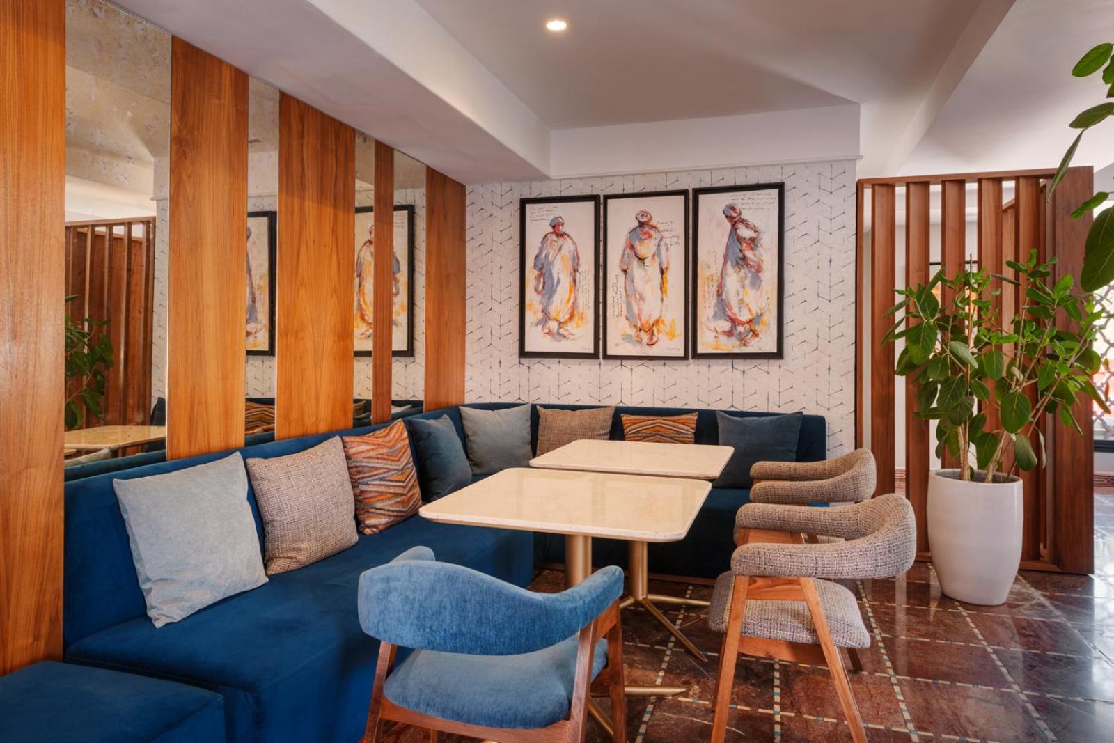 Hivernage Hotel & Spa Marrakesh Bagian luar foto The Lounge at the airport