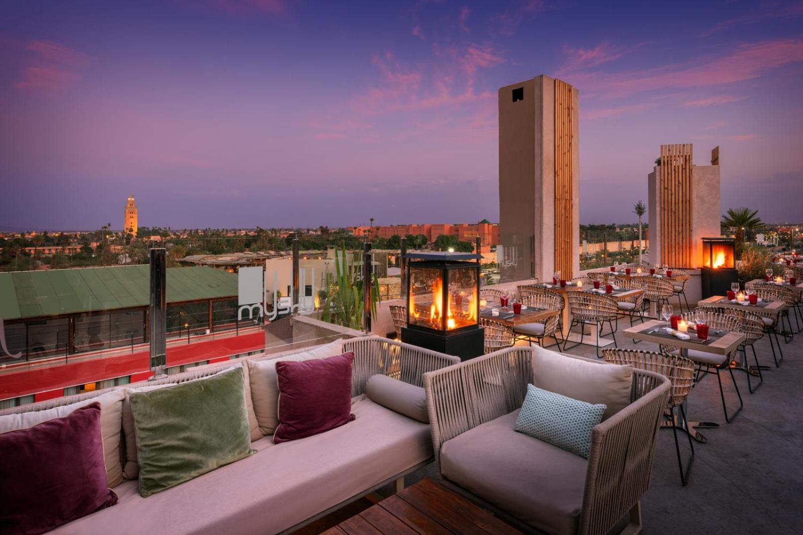 Hivernage Hotel & Spa Marrakesh Bagian luar foto Rooftop bar at the Four Seasons Hotel, Marrakech