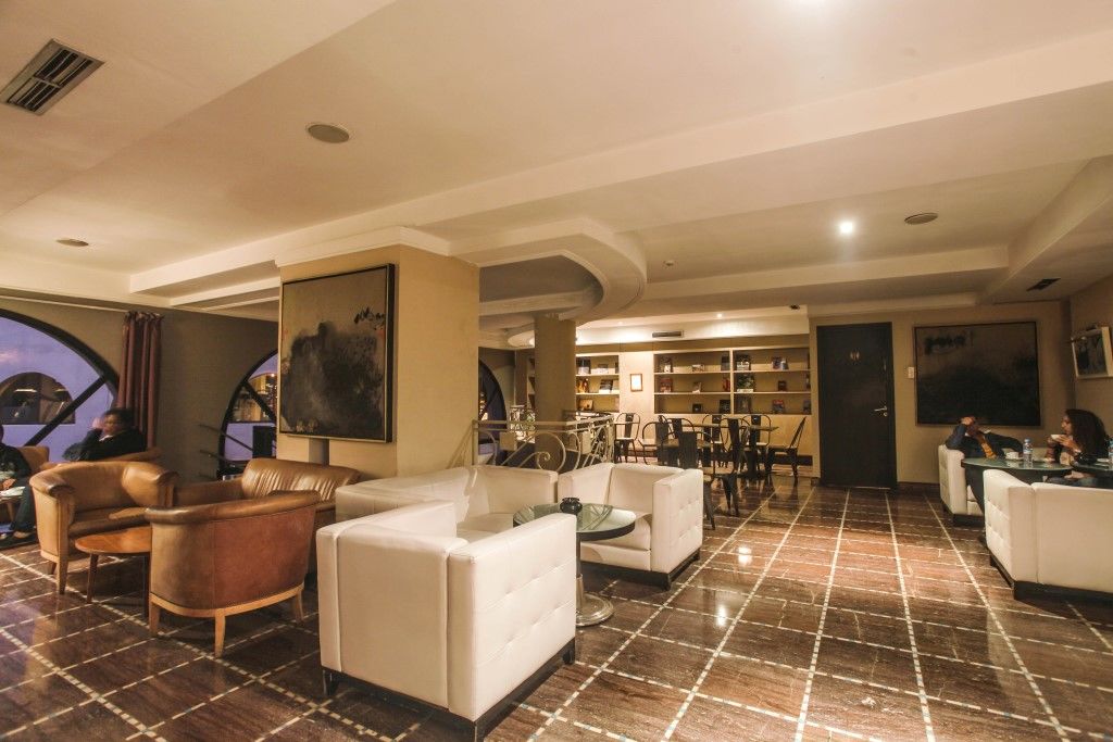 Hivernage Hotel & Spa Marrakesh Bagian luar foto The lounge at the airport